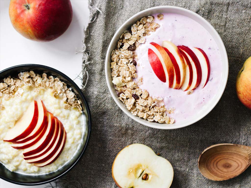 Oatmeal and apple porridge